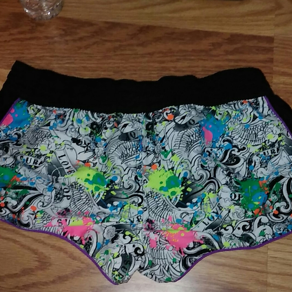 Shorts - Picture 2 of 3